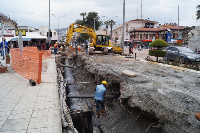 ASKİ Kuşadası’ndaki atık  su terfi merkezlerine el attı