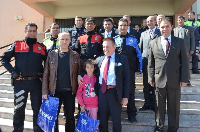 Söke polisi halka ve öğrencilere sıcak elini uzattı