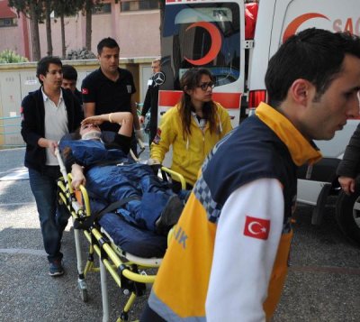 Kız öğrenci, kadın müdür yardımcısını hastanelik etti