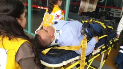 Kavşakta kaza: 2 polis yaralandı