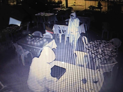 Kuşadası'nda Şehitler Derneği'ni soyan hırsızlar yakalandı