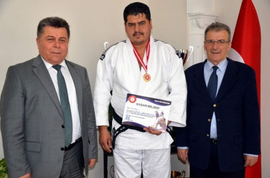 Aydınlı sporcu veteranlar judoda Türkiye şampiyonu oldu