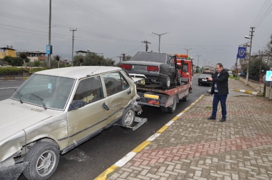 Nazilli'de otomobil çaldılar Denizli'de polise çarptılar