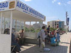 Üniversitelilerin dolmuş sıkıntısı