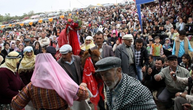 Yenipazar Geleneksel Yörük Şenliğiyle renklenecek