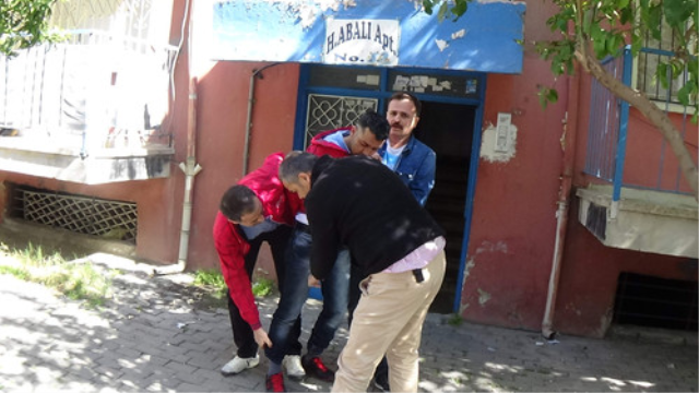 Telefon dolandırıcısı suçüstü yakalandı