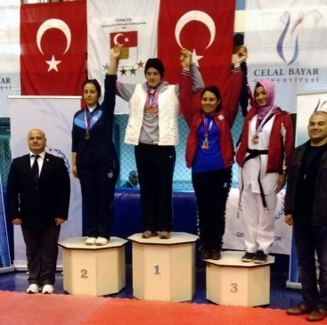 ADÜ'lü bayan taekwondocu Aydın'ı gururlandırdı