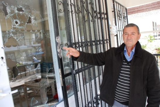 Boşandığı eşinin evini tüfekle bastı