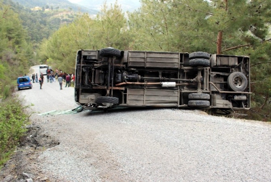 Aydın'da midibüsten çıkanlar yaşadıklarına inanamadı