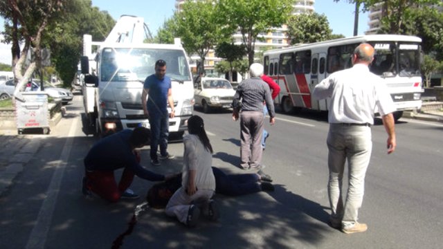 Annesi kaza geçirince şoka girdi