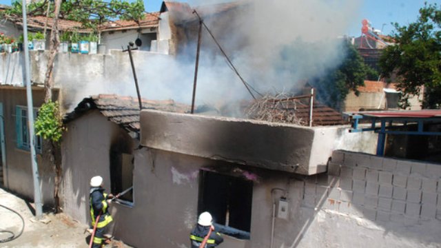 Aydın Ortaklar'da bir ev yandı