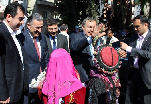 Bakan Eroğlu: “Barajlar büyük bir felaketi önledi”