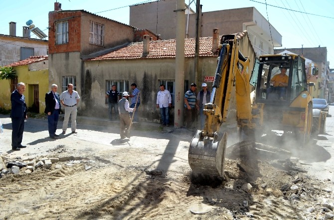 Söke'de Korhan Caddesi'nde yol yenileme çalışması başladı