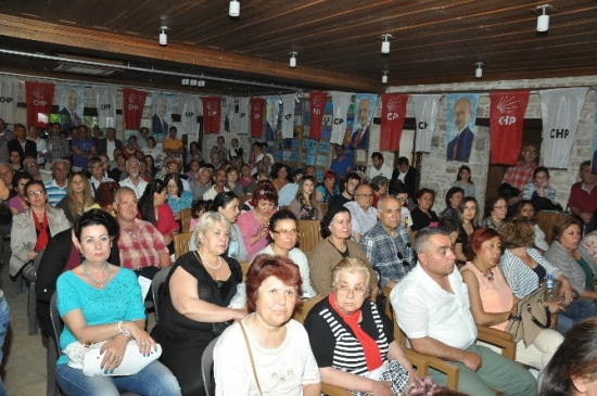 Kuşadası CHP Deniz Gezmiş için anma etkinliği düzenledi