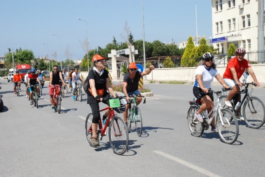 Didim'de Gençlik Haftası Bisiklet turu ile başladı