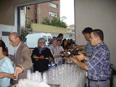 Toplu iftar yemekleri ilgi görüyor