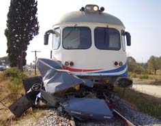 Tren kazasında iki kişi can verdi