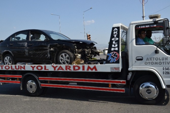 Nazilli'de polislerin bulunduğu araç takla attı: 5 yaralı