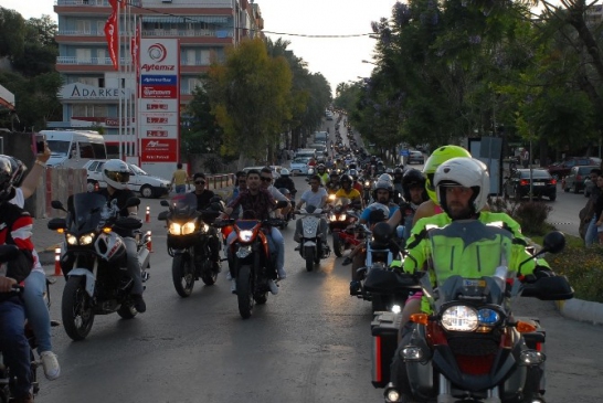 Motosiklet tutkunları Kuşadası'nda buluşacak