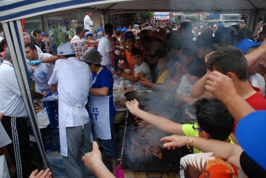 Ege Et'in 9. şubesi Didim'de miting havasında açıldı