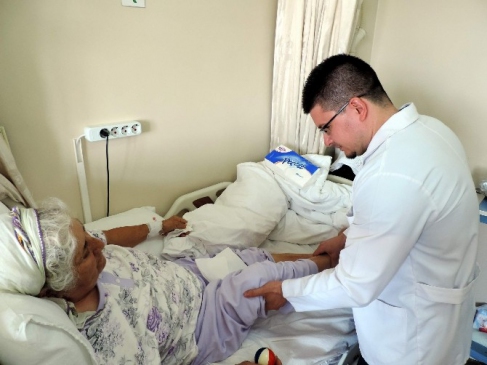Aydın Devlet Hastanesi felçli hastalara umut oldu