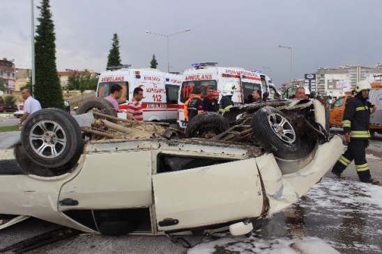 Hurdaya dönen bu araçtan 7 kişi sağ çıktı