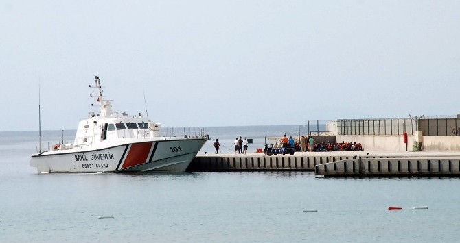 Didim'de 112 Suriyeli göçmen Sahil Güvenlik ekiplerince kurtarıldı