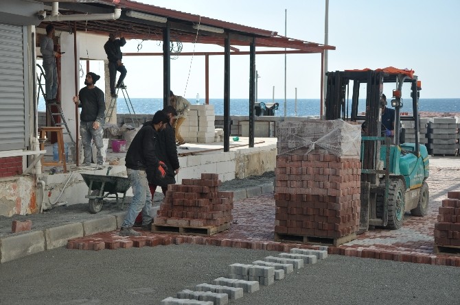 Kuşadası'nda yol yapım çalışmaları