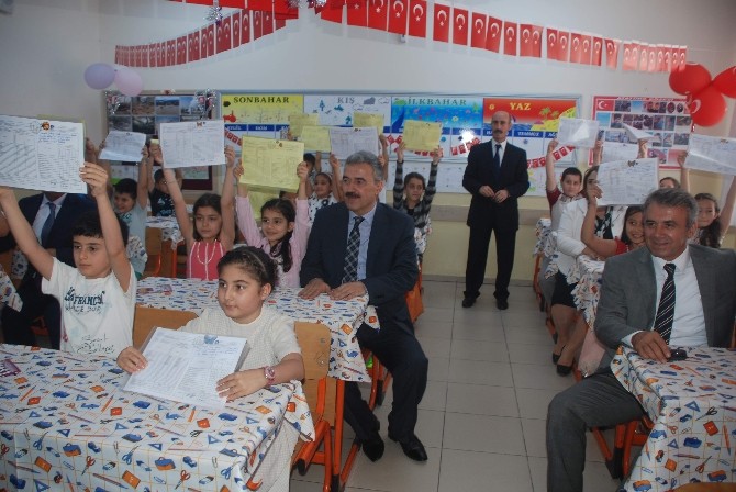 Aydın'da 176 bin 470 öğrenci karne heyecanı yaşadı