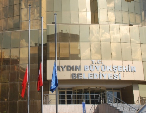 Aydın'da bayraklar yarıya indirildi