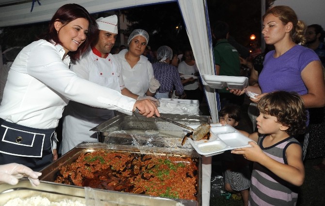 Büyükşehir iftar çadırlarına yoğun ilgi