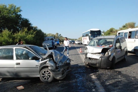 Didim'de trafik kazası: 1 ölü 2 yaralı