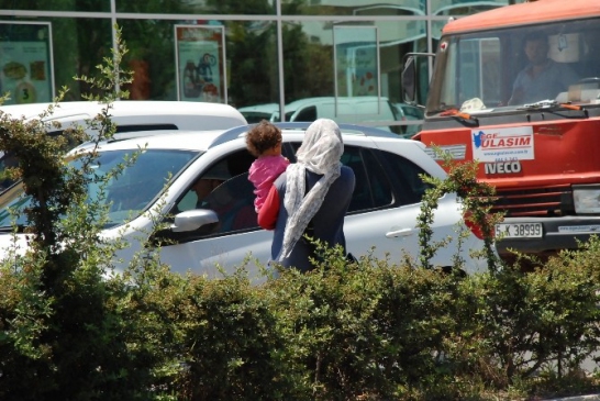 Didim'de zabıtadan dilenci operasyonu