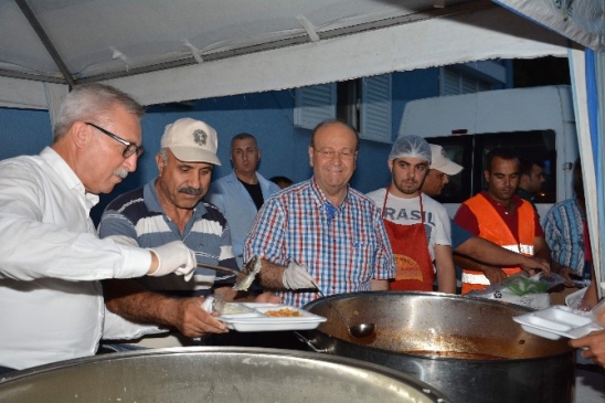 Muhasebecilerin Belediye iftarına katkısı sürüyor