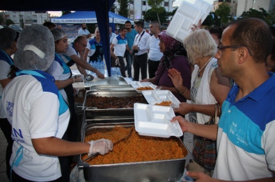 Aydın Büyükşehirden Didim'de iftar yemeği