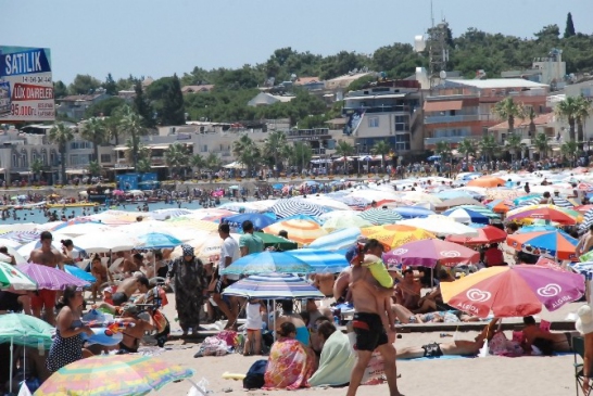 Altınkum plajında bayram yoğunluğu