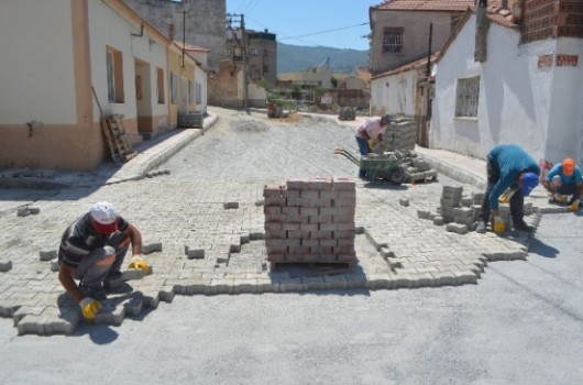 Söke Belediyesi'nin yol yenileme çalışmaları hızla devam ediyor