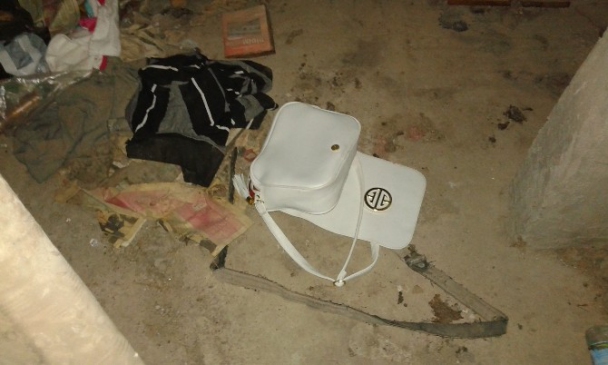 Didim'de araçtan hırsızlık yapan zanlıları tutuklandı