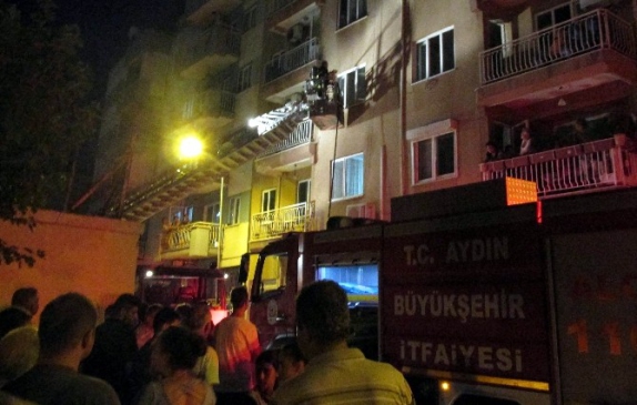 Ocakta unutulan yemek yangına neden oldu