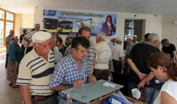 Sarı Civcivler'de indirimli ulaşım yoğunluğu yaşanıyor