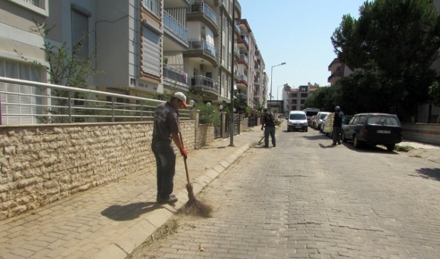 Belediye 500 bin metre yolu temizledi