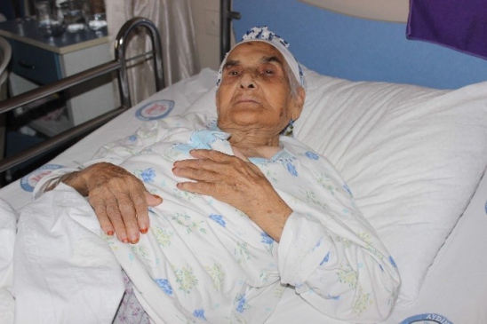 Kurbanlık koç Mürüvet Nineyi hastanelik etti