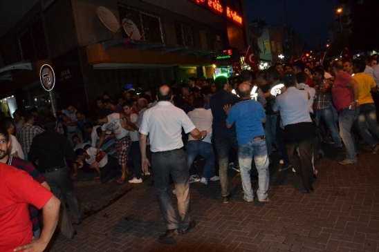 Nazilli'de HDP binasına yürümek isteyen gruba polis müdahale etti