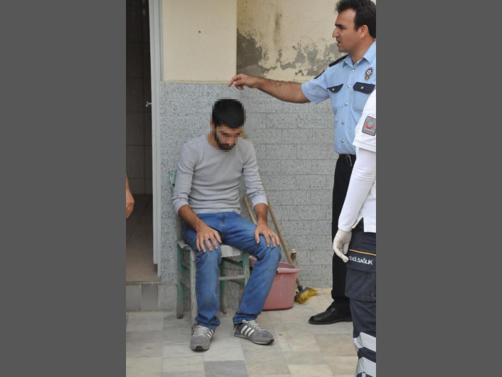 Cami tuvaletinde şırınga, kaşık ve serum lastiğiyle baygın bulundu