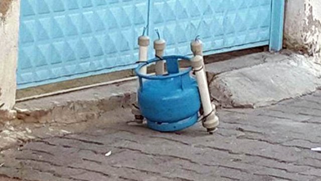 Eski kız arkadaşının evinin önüne bomba düzeneği koydu