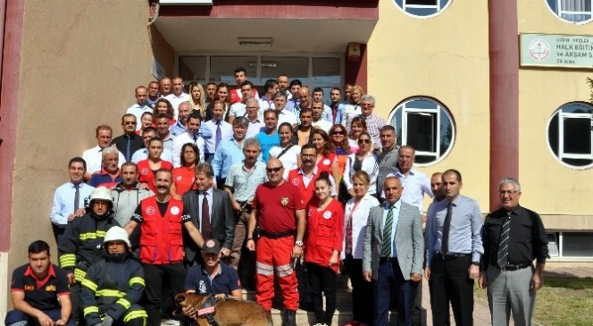 Aydın Gençlik Merkezi'nde yangın tatbikatı yapıldı