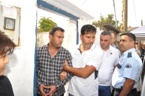 Şizofren evlat babasını öldürüp ablasını bıçakladı