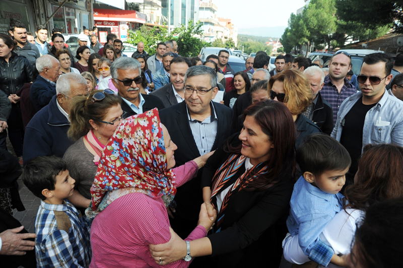 TOPUKLU EFE'YE VATANDAŞLARDAN SEVGİ SELİ