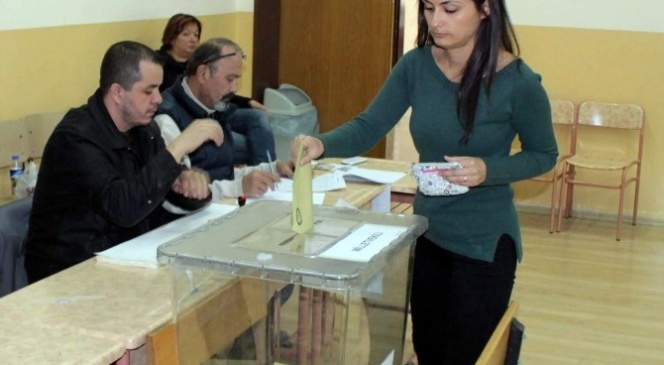 Aydın'da oy kullanma işlemi başladı