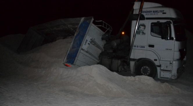 Hidroliği boşalan damper düştü şoför yaralandı